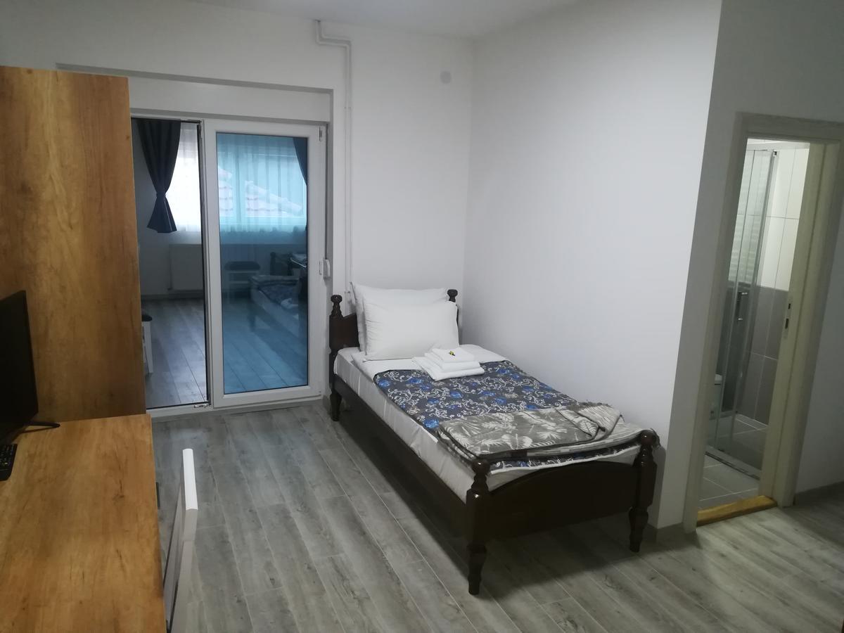 Karavan 123 Raska Экстерьер фото