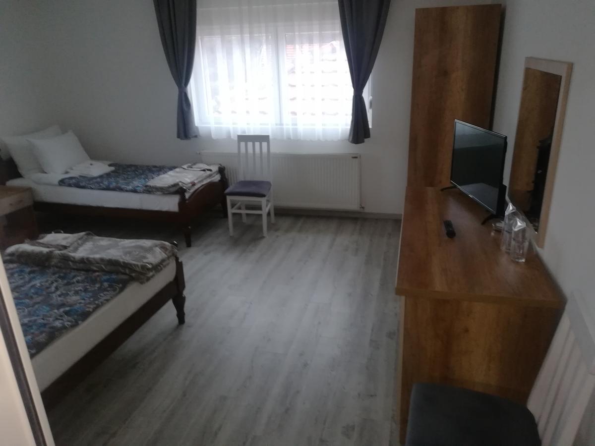 Karavan 123 Raska Экстерьер фото