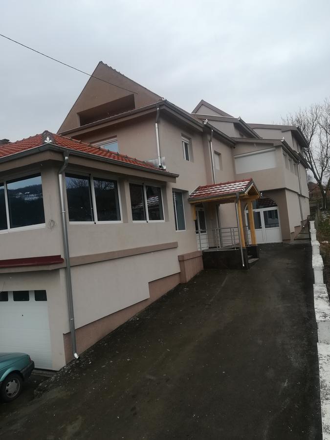 Karavan 123 Raska Экстерьер фото