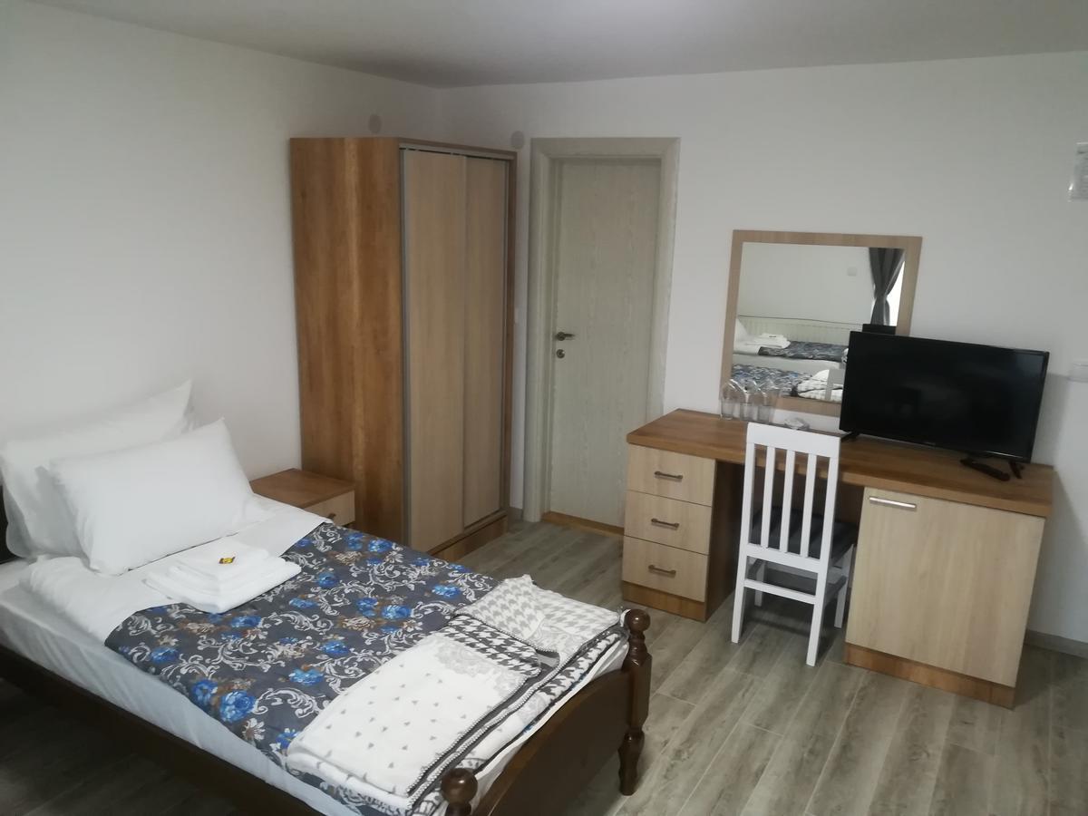 Karavan 123 Raska Экстерьер фото