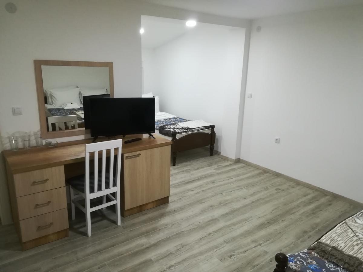 Karavan 123 Raska Экстерьер фото